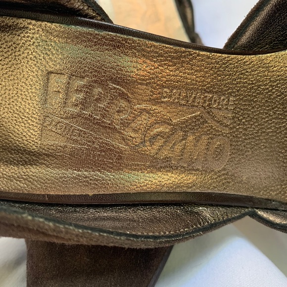 Ferragamo brown suede heels, approx 3 1/2 inches - Picture 3 of 9